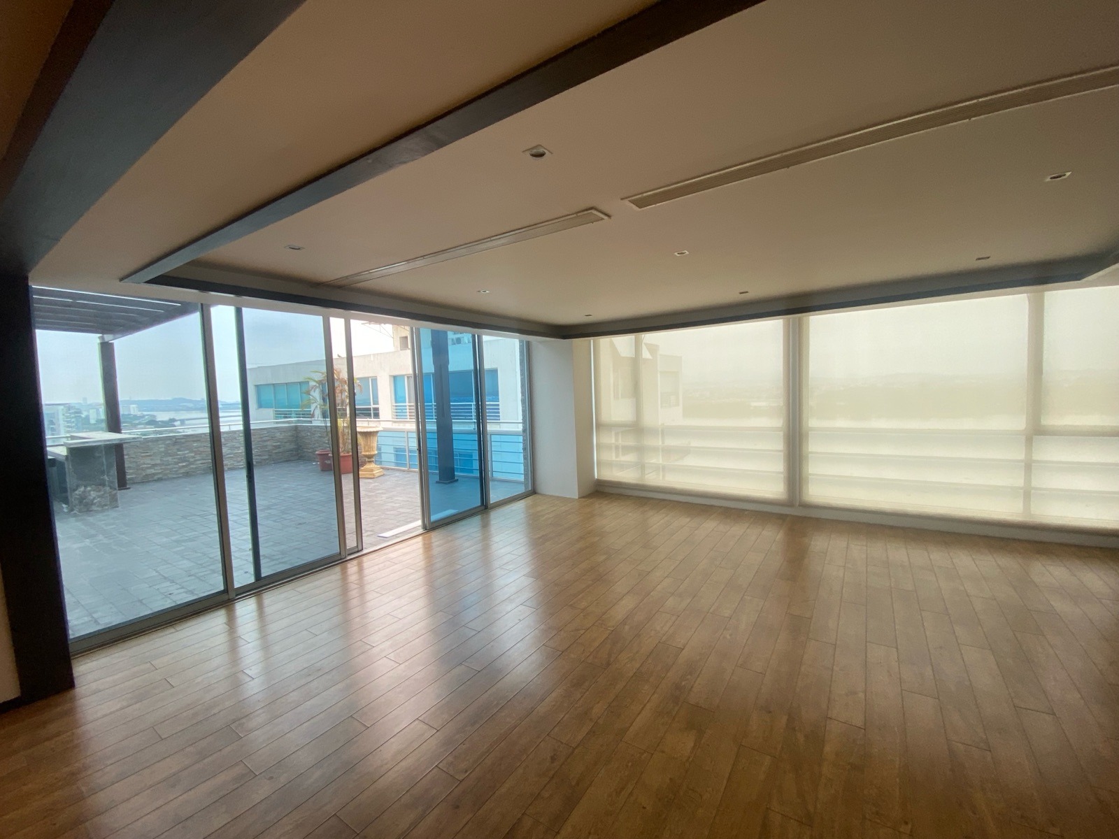 imgi_12_7123799_31717372542760310509891958043040988076923884841566008360778229195084429948015