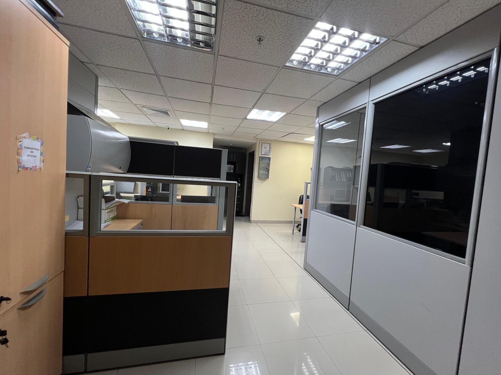 imgi_14_7049912_93125655498341800803191250239363912230722262463338029104190047669512868805713