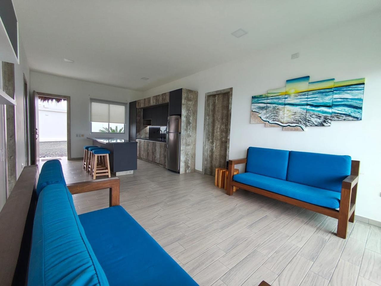 imgi_15_7773880_33251462134669295153201782113203520595241147305664008975397981024325405447823