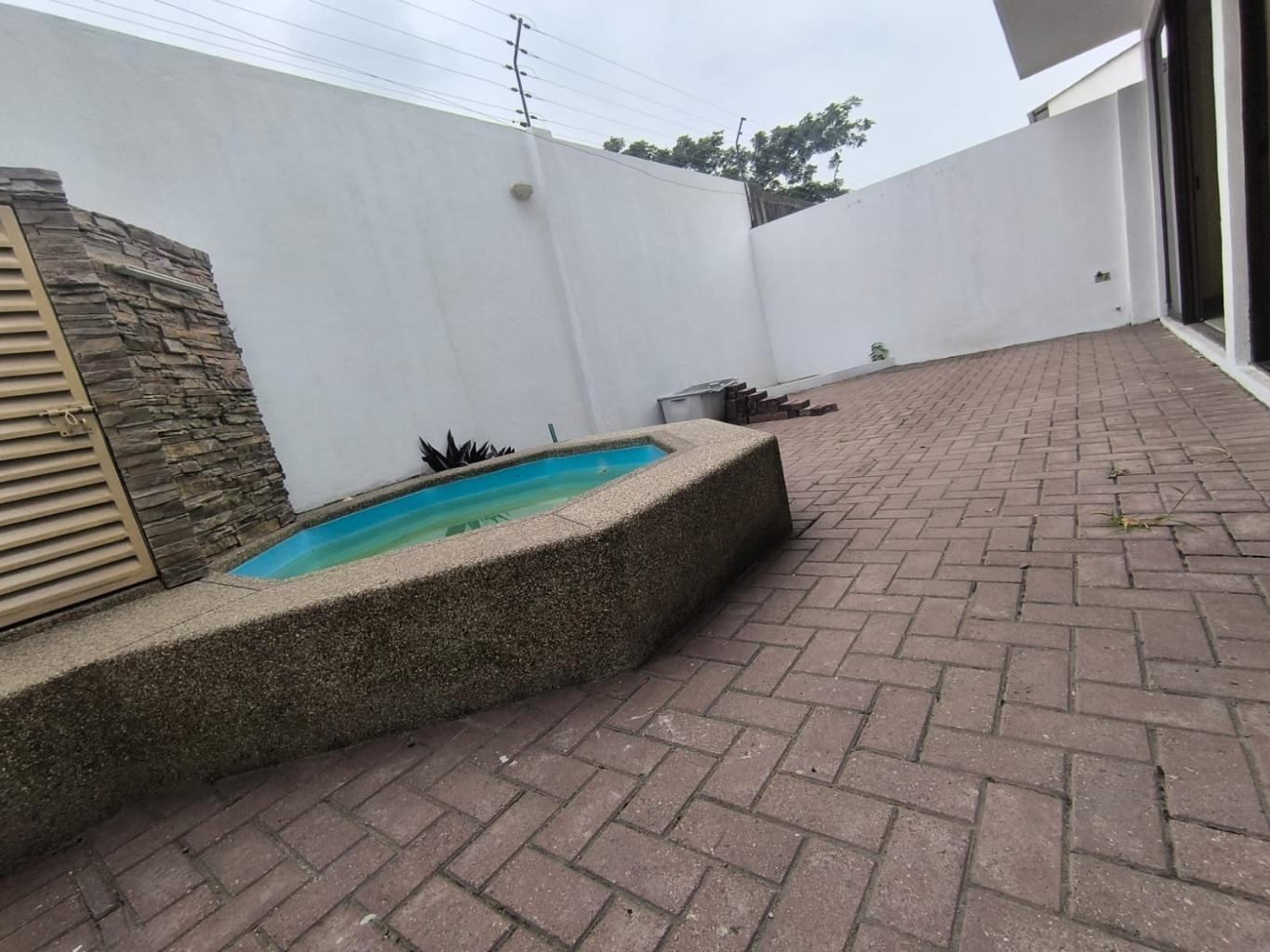 imgi_17_6590953_98780397510159952242890033154552910334222653378038706945953709840424858772129