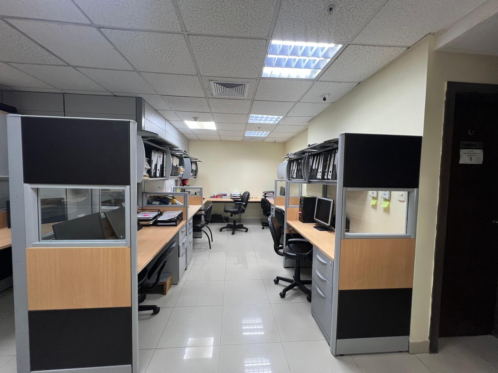 imgi_17_7049912_8546007142198529524484213392539768954611580837151405214024831555398275084500