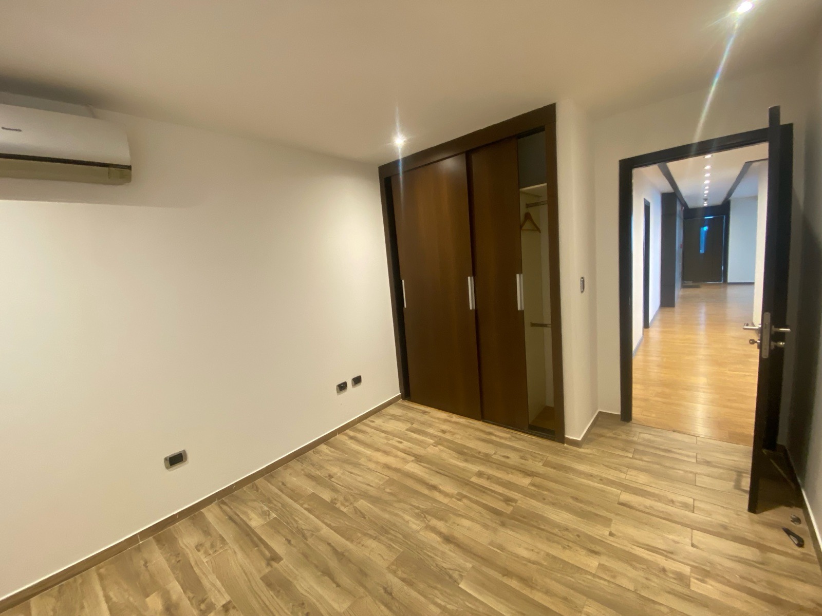 imgi_17_7123799_92377473146594694652393508645803243789498949422279621049330576814086897145014