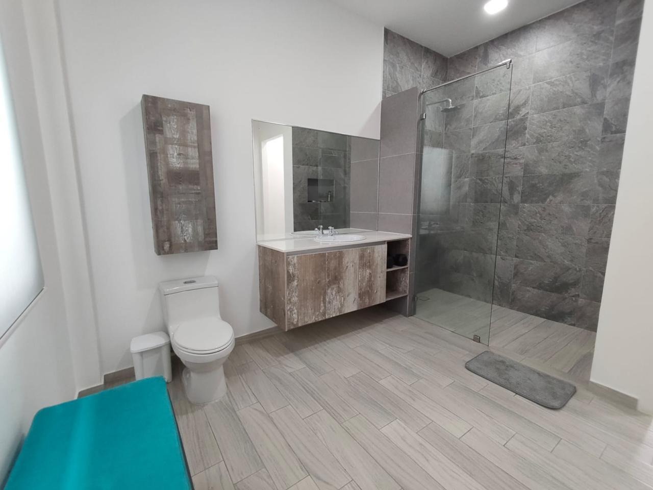 imgi_17_7773880_10903843708056421198058304815682983194573986059342557642070030564039783068224