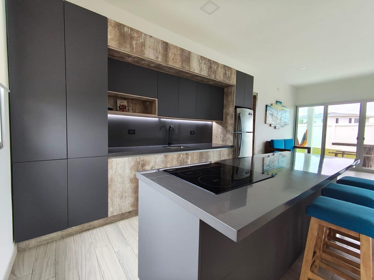 imgi_18_7773880_95318675151723092954997297172539659454079578364424184928841927824542323916839