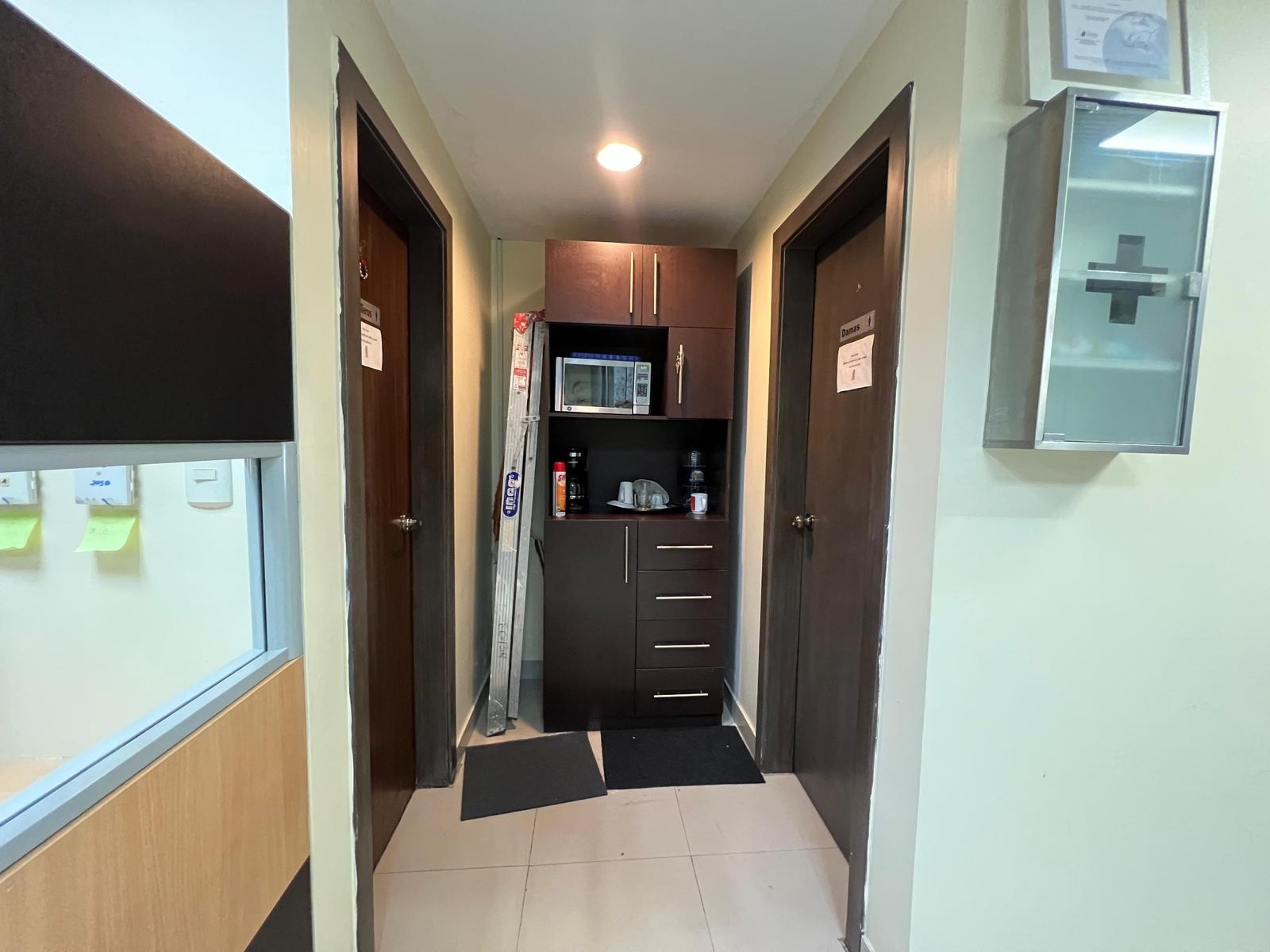 imgi_19_7049912_42188412850548330633588449408452856154201504053175791955813233849245048614354