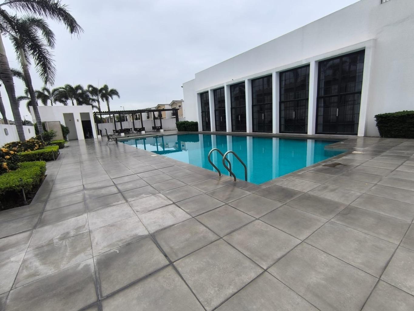 imgi_21_6590953_54649103335715963669597245680053281707930779030366980076006347885409504606903