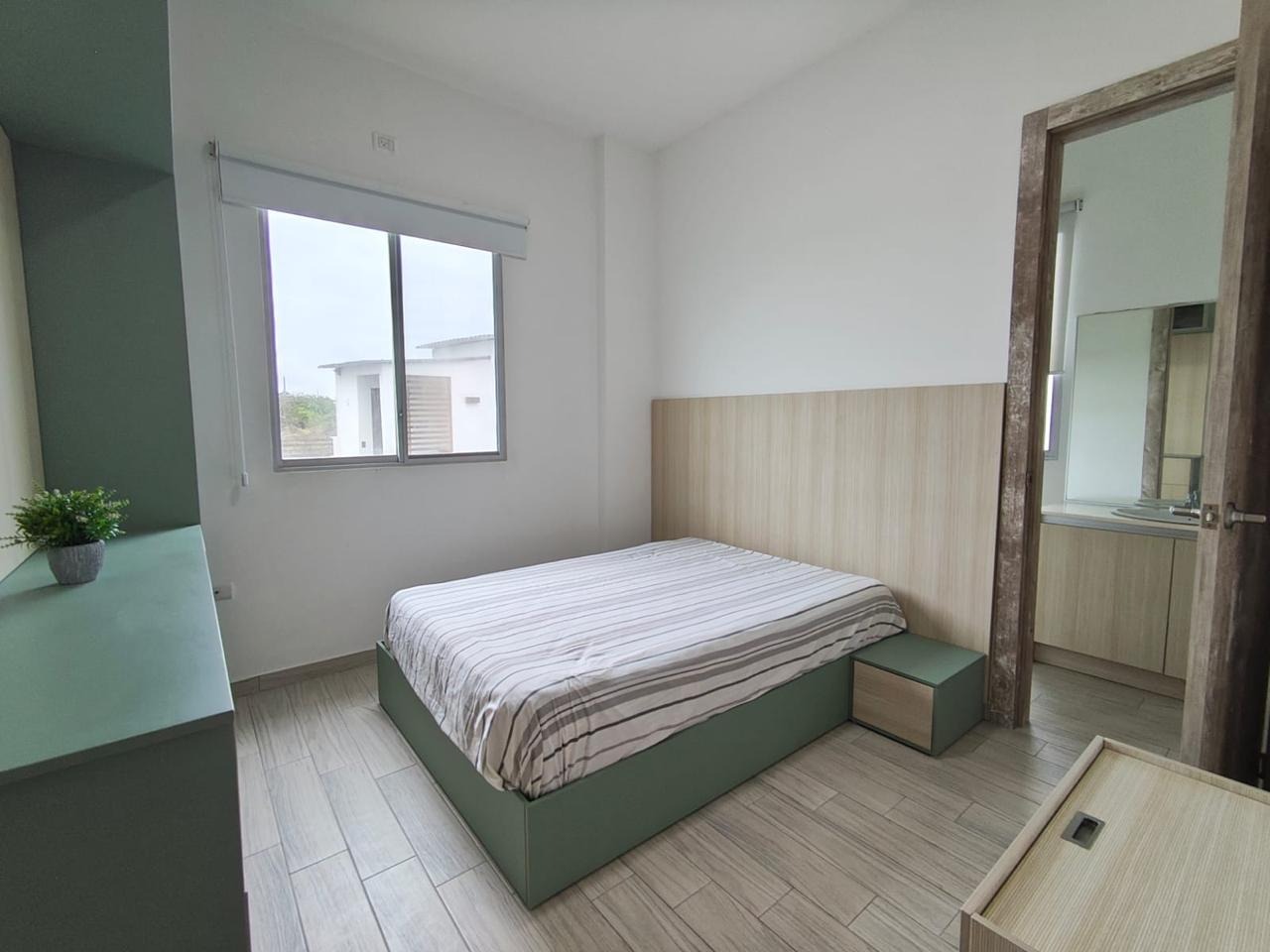 imgi_22_7773880_96758721110299877165812991443480866098063662833340780405975328638175658690336