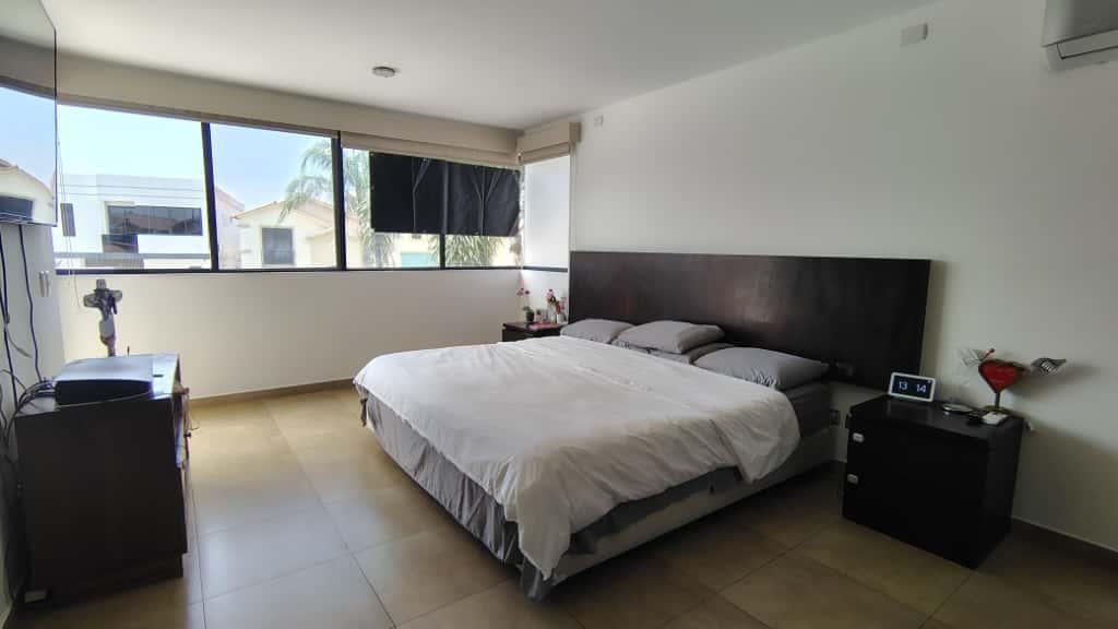 imgi_24_7367380_73177702670733532665441025062847673138829087269793236657165218953820368771984