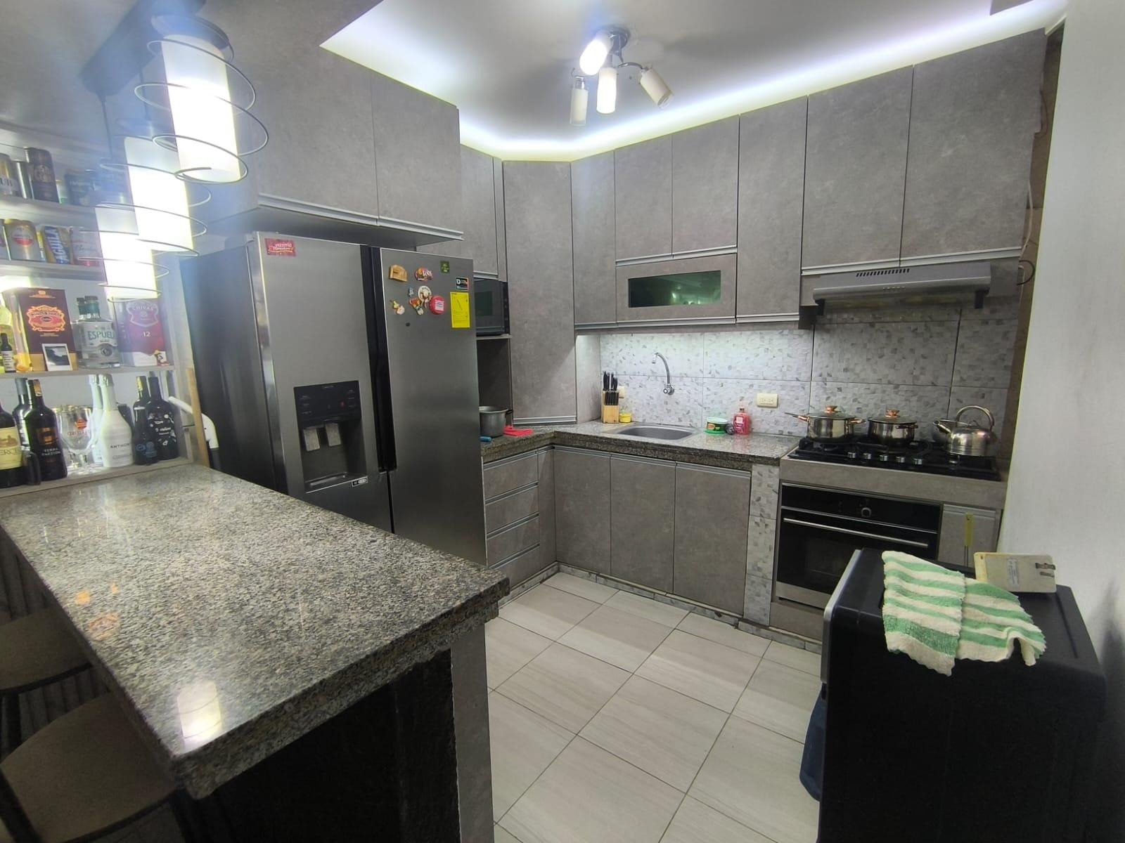 imgi_26_7561434_80468498872813606875887847600848715956734810946652603833616531534799216207054