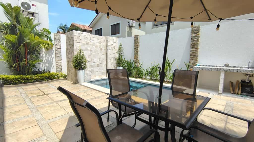 imgi_27_7367380_2256872845633809758492711833583472278400963208498977920226795212142494364184