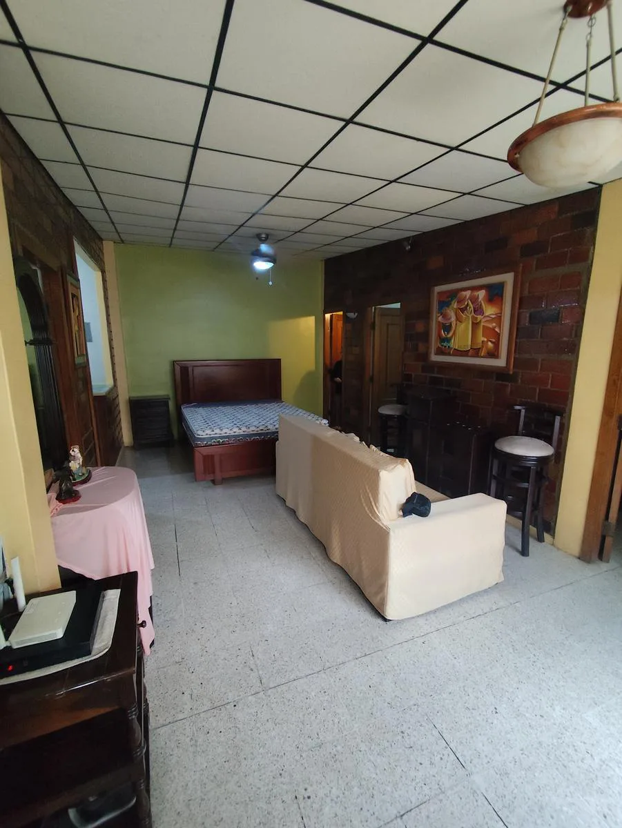 Venta de Terreno con Construcción en Duran, Calle Principal AndS