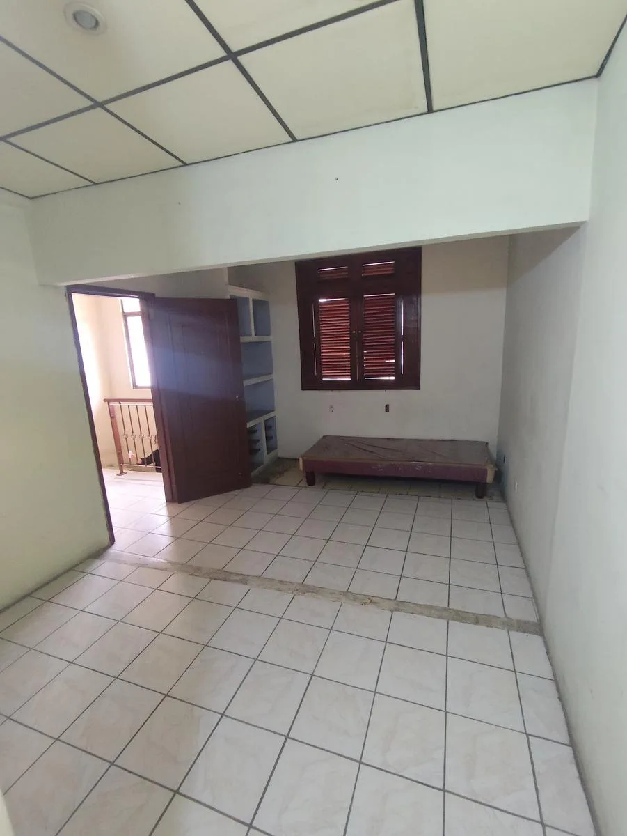 Venta de Terreno con Construcción en Duran, Calle Principal AndS