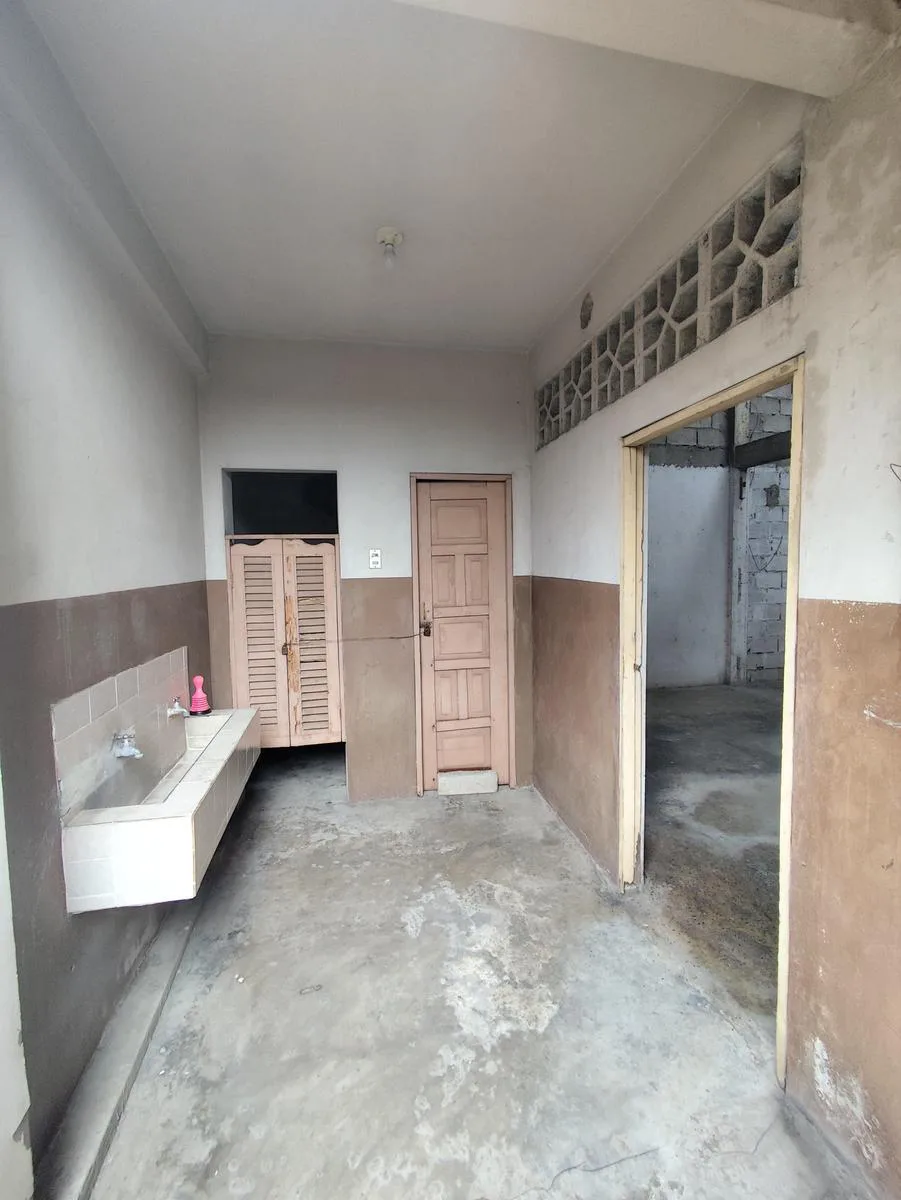 Venta de Terreno con Construcción en Duran, Calle Principal AndS