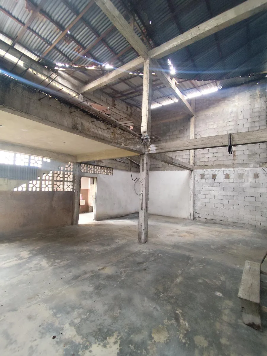 Venta de Terreno con Construcción en Duran, Calle Principal AndS