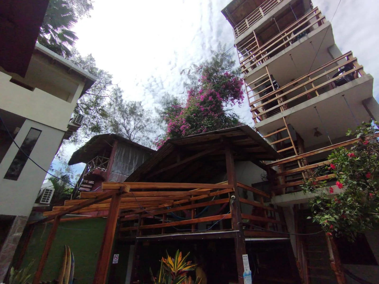 Hotel en Venta, Santa Elena, Montañita, VicY