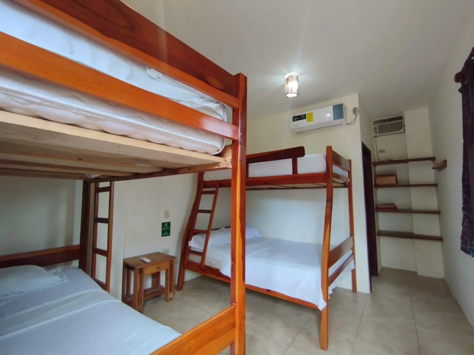 Hotel en Venta, Santa Elena, Montañita, VicY