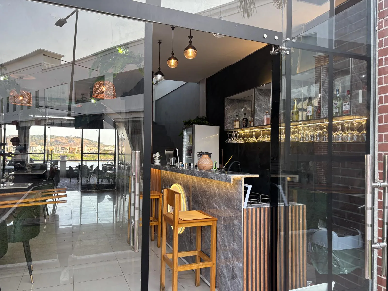 Local comercial en Venta, CC. Mix Center DevE