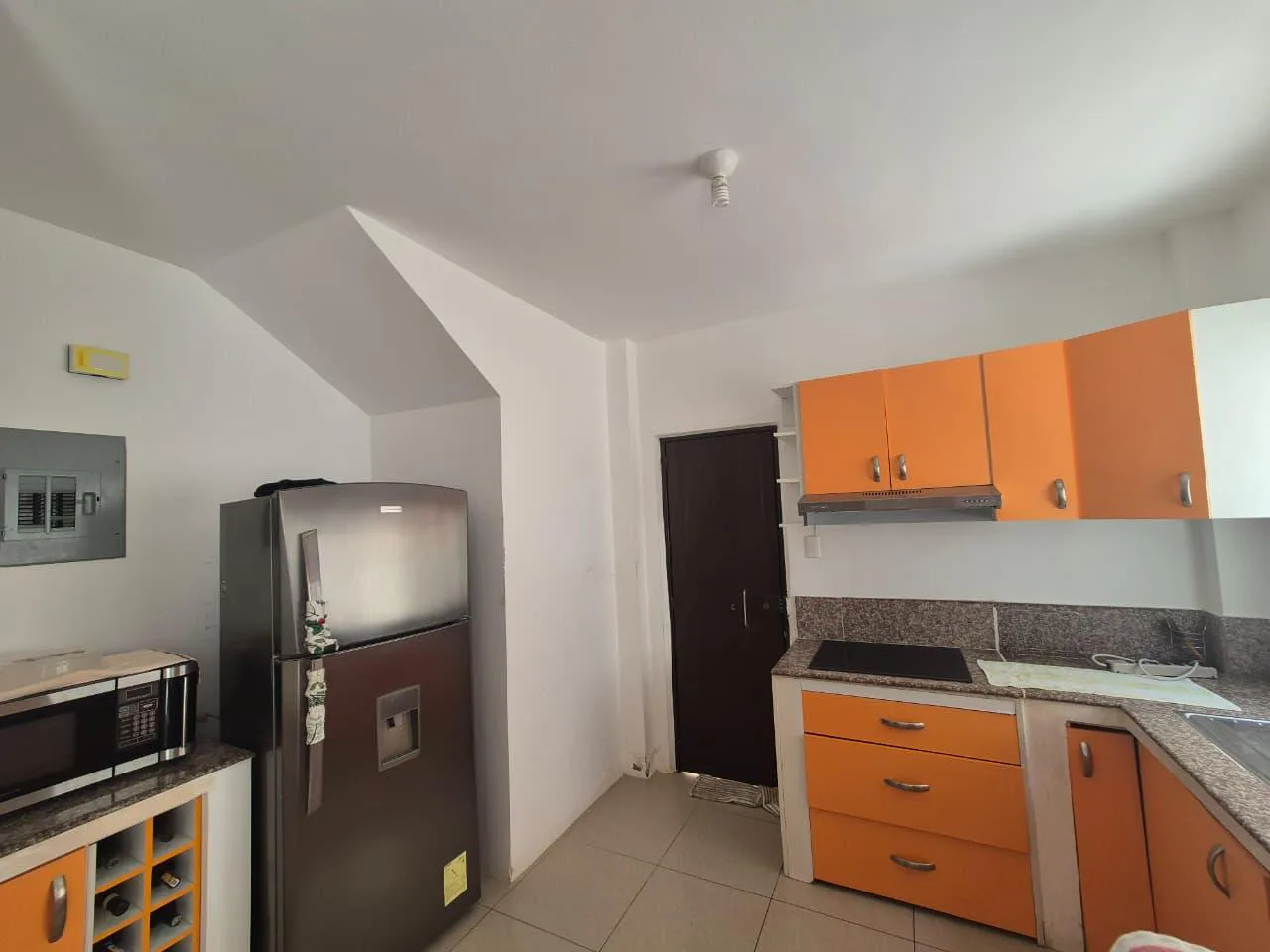 CASA EN VENTA SEMI AMOBLADA PLAYAS URBANIZACION ALTAMAR 2 JosGu