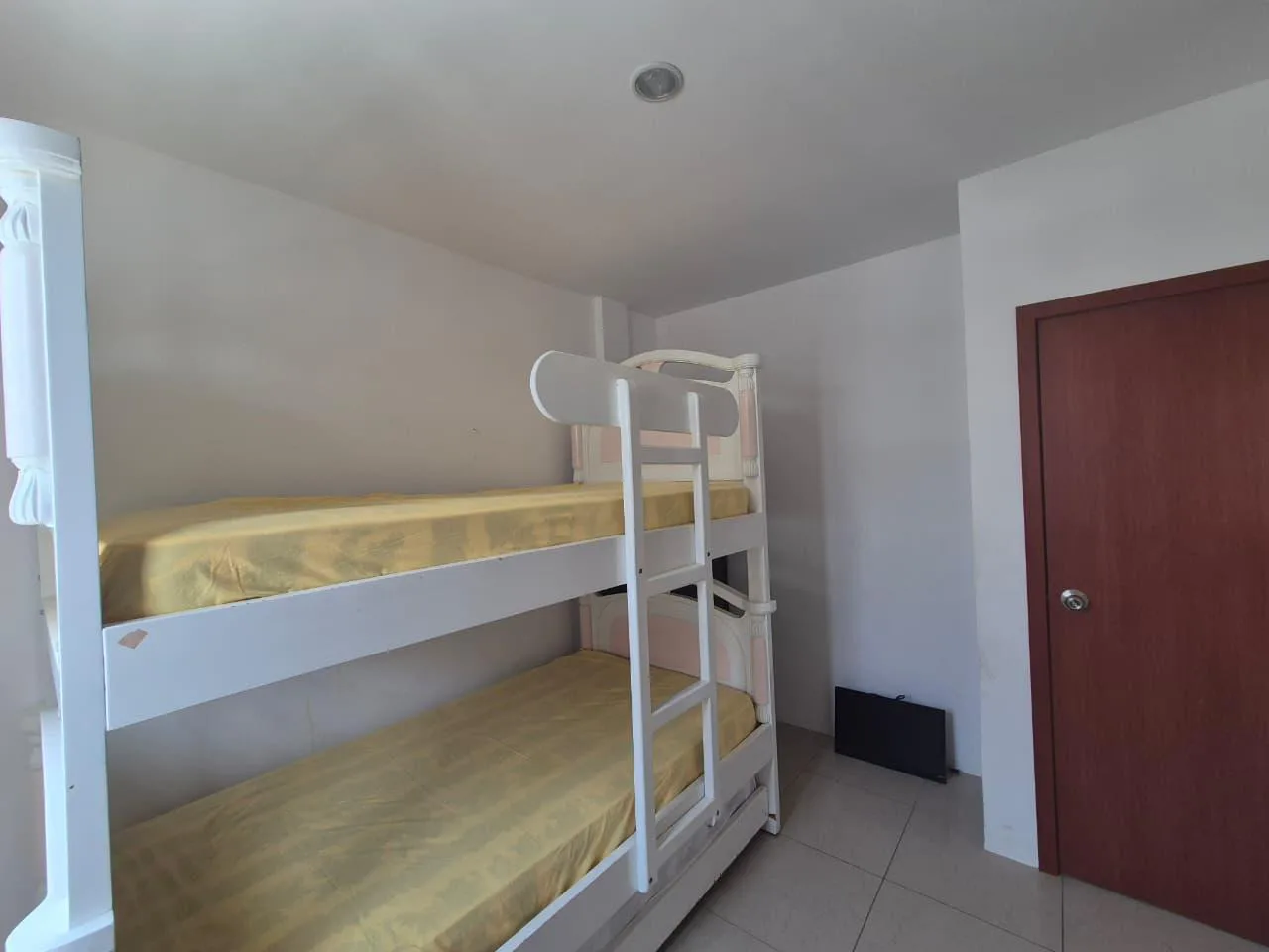 CASA EN VENTA SEMI AMOBLADA PLAYAS URBANIZACION ALTAMAR 2 JosGu