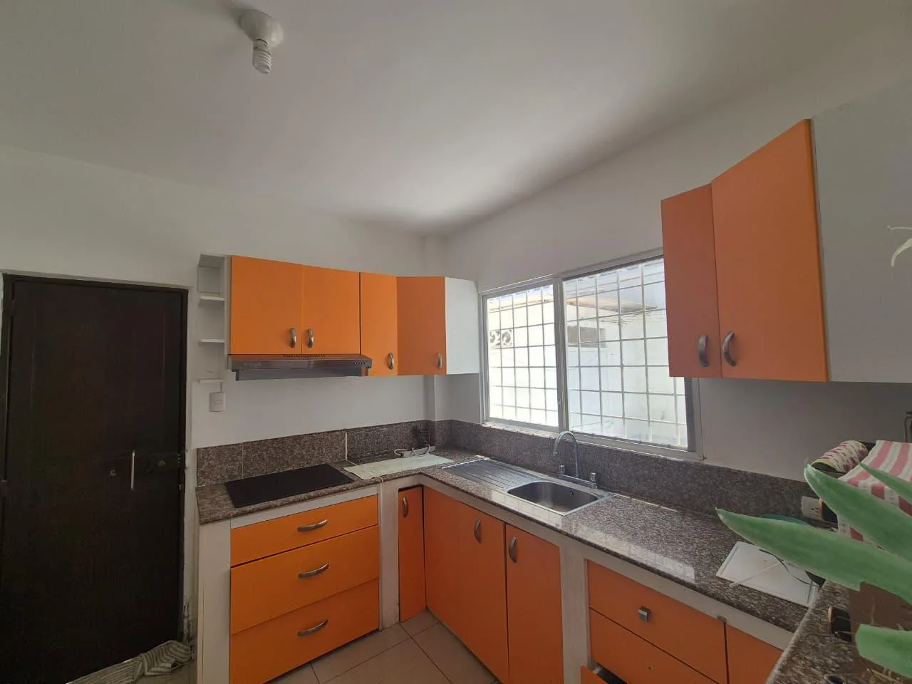CASA EN VENTA SEMI AMOBLADA PLAYAS URBANIZACION ALTAMAR 2 JosGu