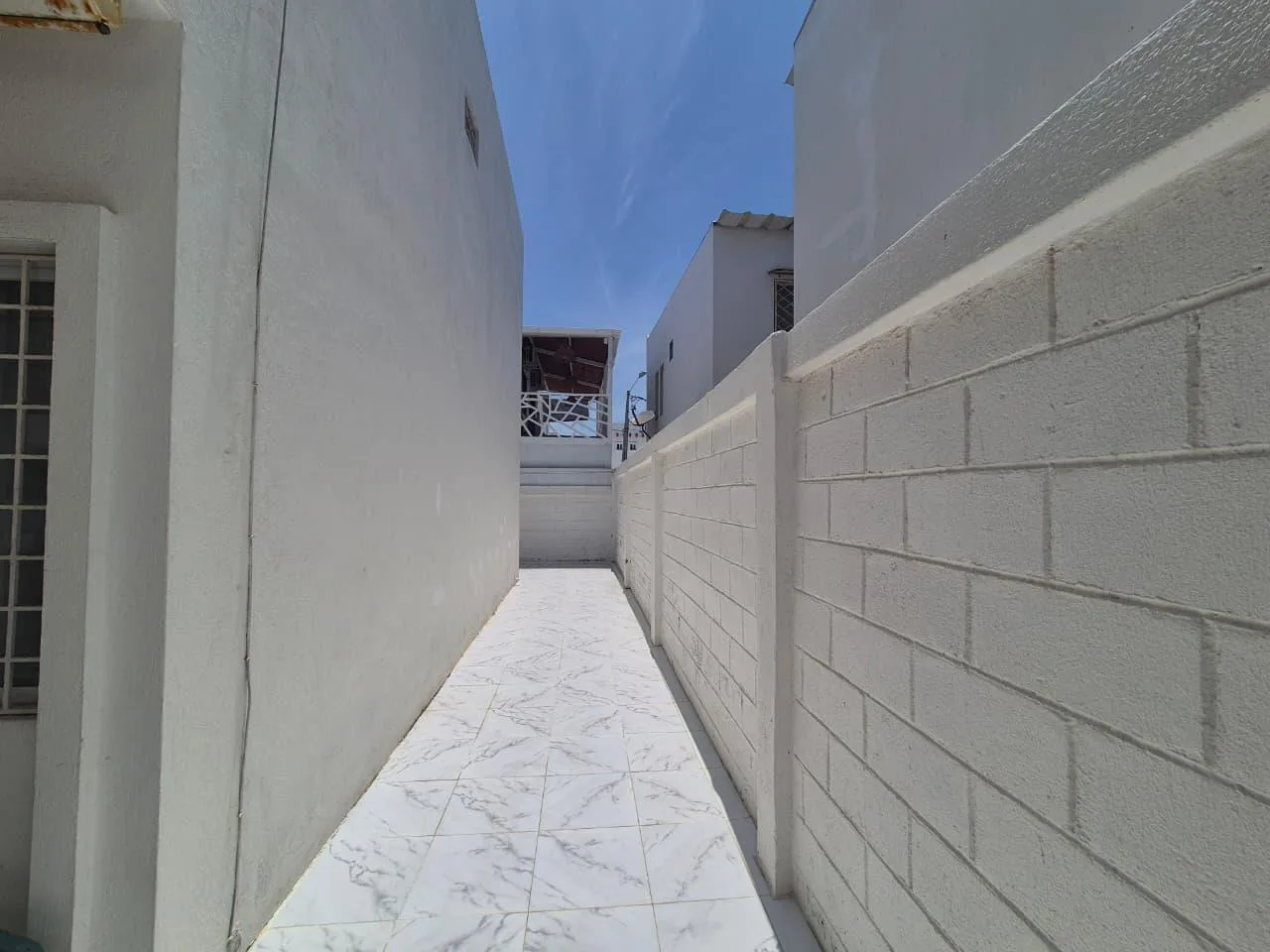 CASA EN VENTA SEMI AMOBLADA PLAYAS URBANIZACION ALTAMAR 2 JosGu
