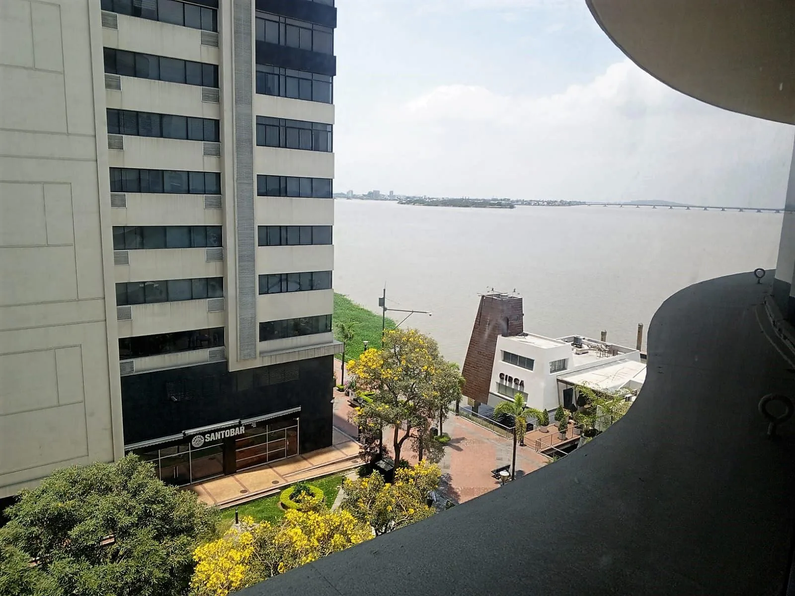Oficina en Alquiler, Edificio The Point, Puerto Santa Ana, RobA