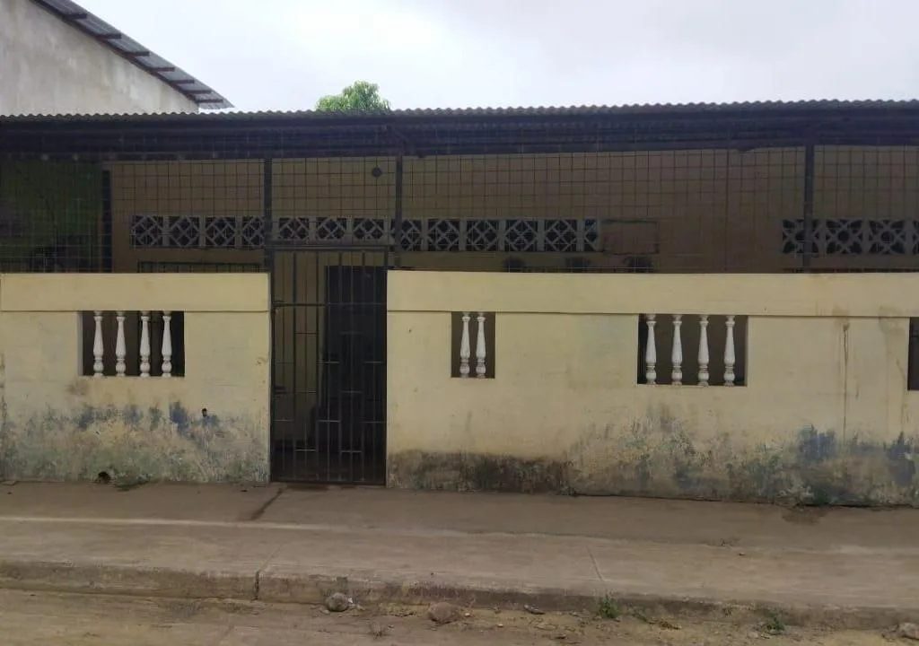 Se vende 5 VILLAS ADOSADAS 6 SUITES PROVINCIA DE LOS RÍOS CesA