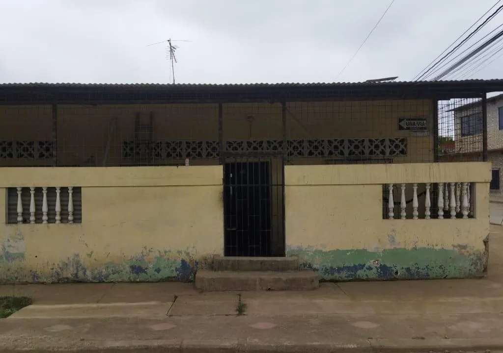 Se vende 5 VILLAS ADOSADAS 6 SUITES PROVINCIA DE LOS RÍOS CesA