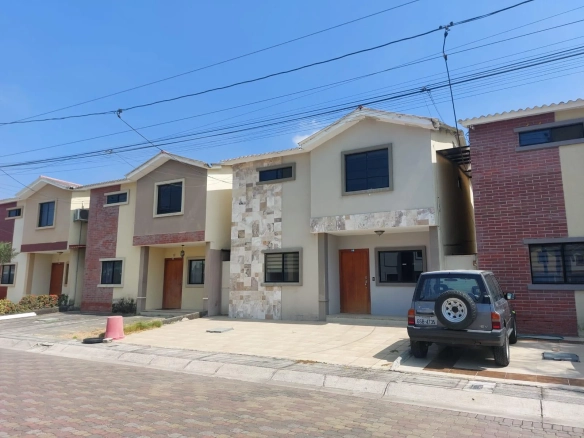 Venta de Casa 2 Plantas con Jacuzzi en Urbanizacion Milán Etapa Turín – AndS