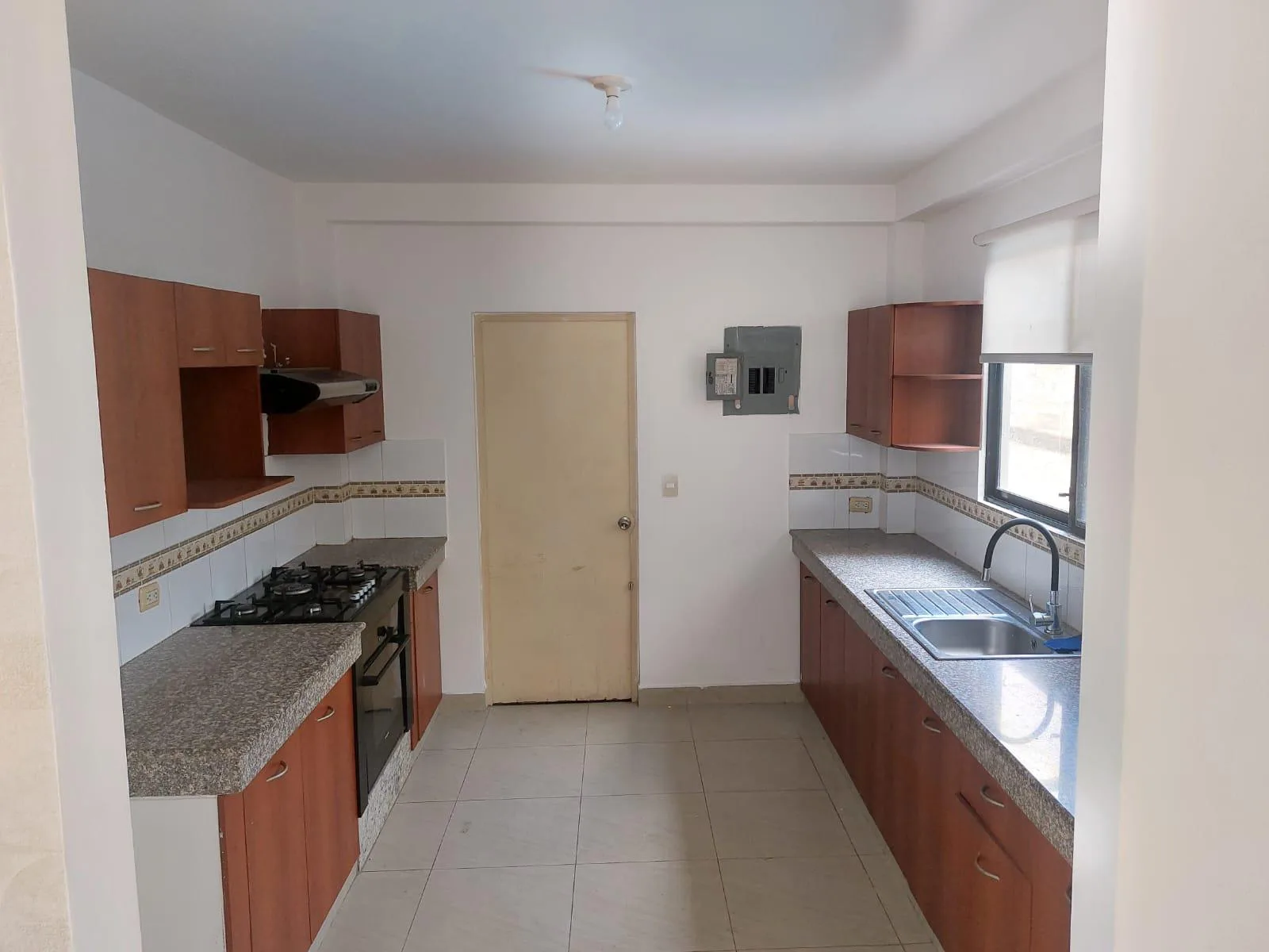 Venta de Casa 2 Plantas con Jacuzzi en Urbanizacion Milán Etapa Turín – AndS