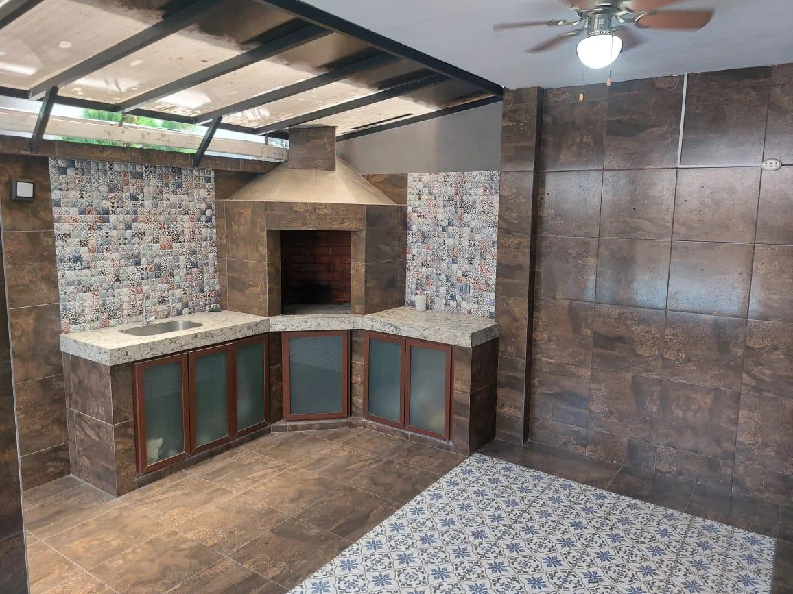 Venta de Casa 2 Plantas con Jacuzzi en Urbanizacion Milán Etapa Turín – AndS