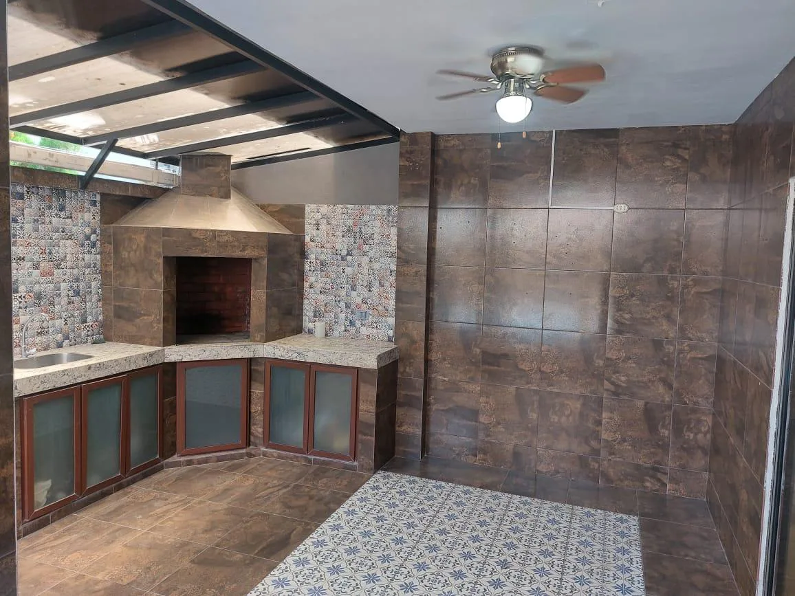 Venta de Casa 2 Plantas con Jacuzzi en Urbanizacion Milán Etapa Turín – AndS