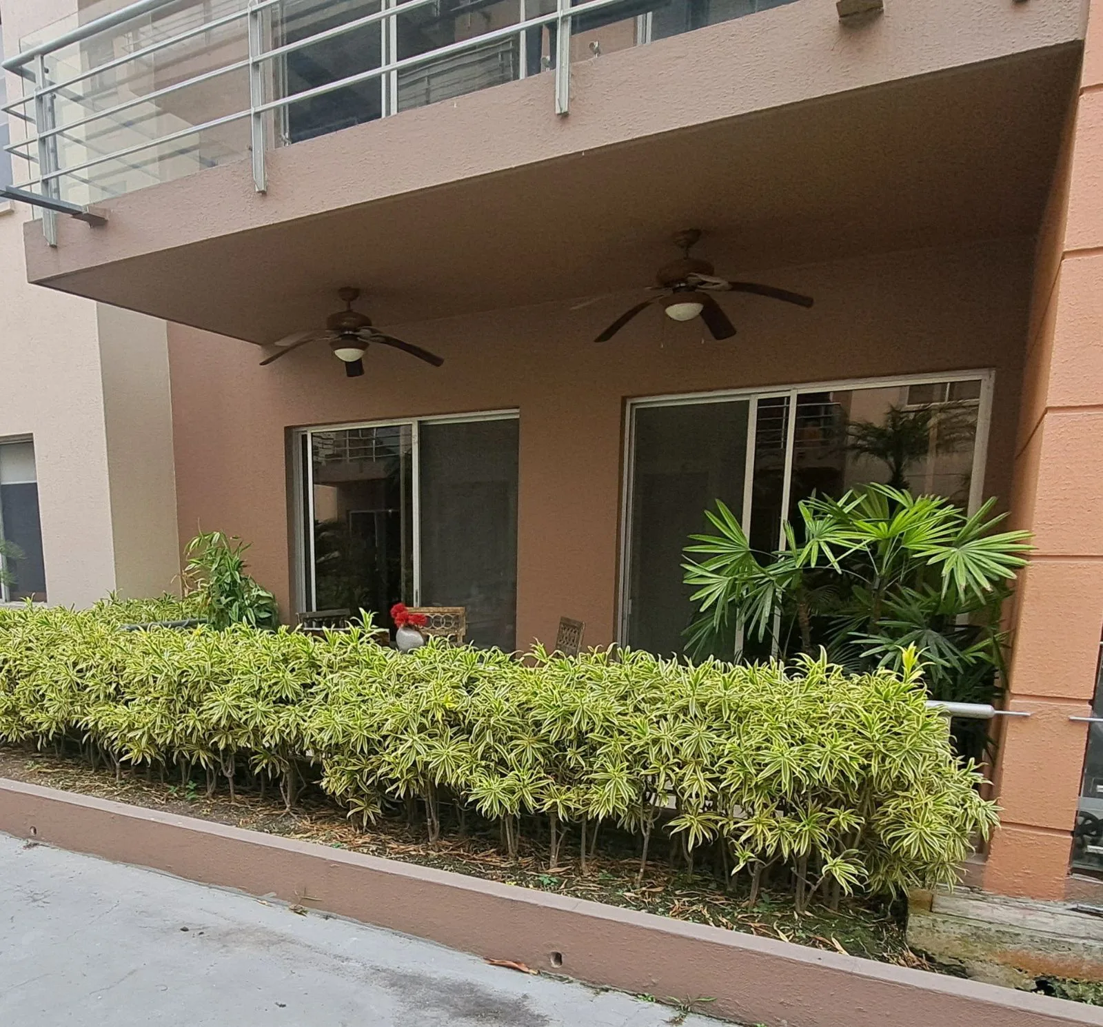 Departamento en Venta. Urb: ‘Torres del Río, Vía a Samborondón. AleR