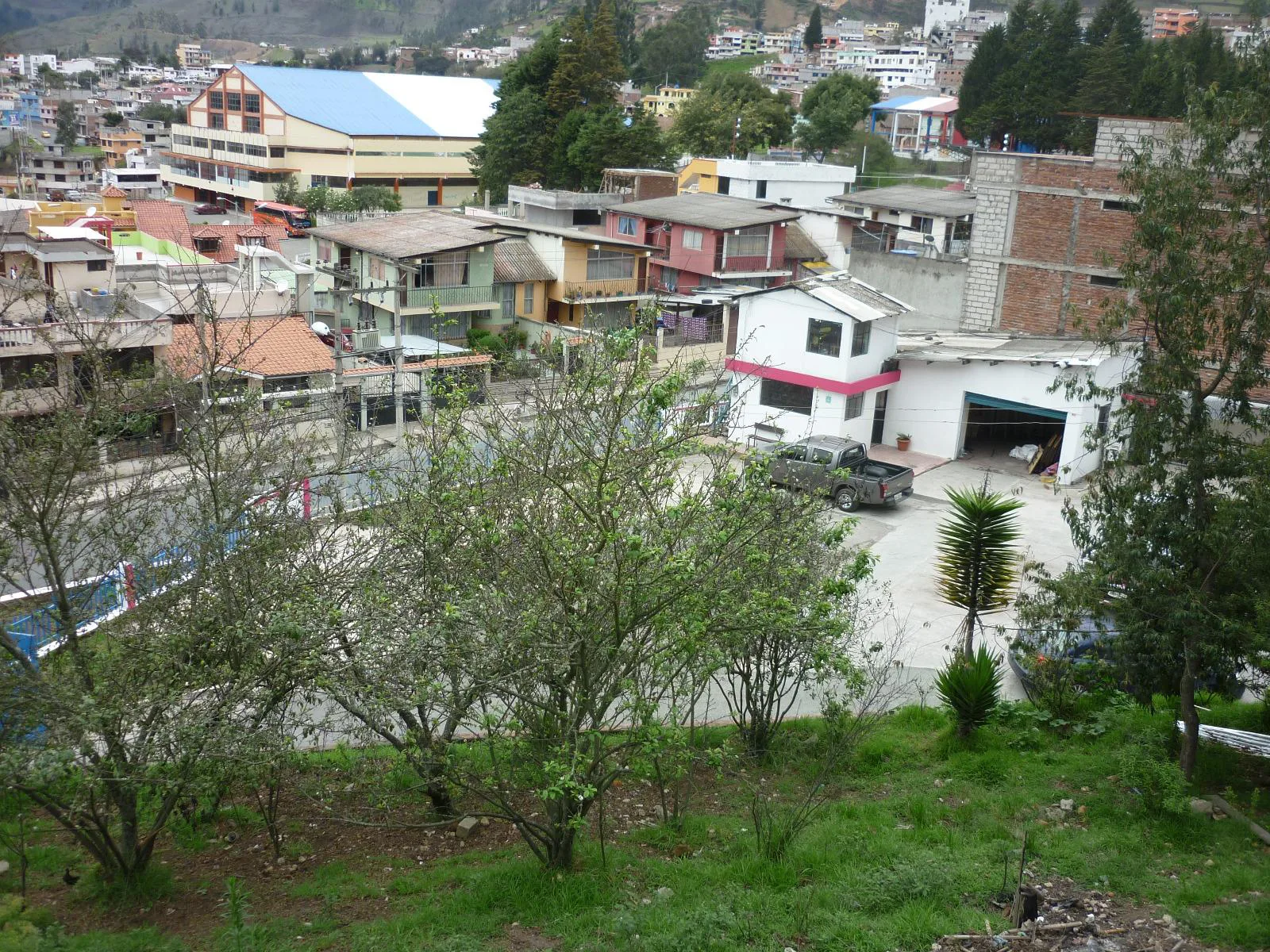 Casa y Terreno en Venta, Av Elisa Mariño, Guaranda, IriR