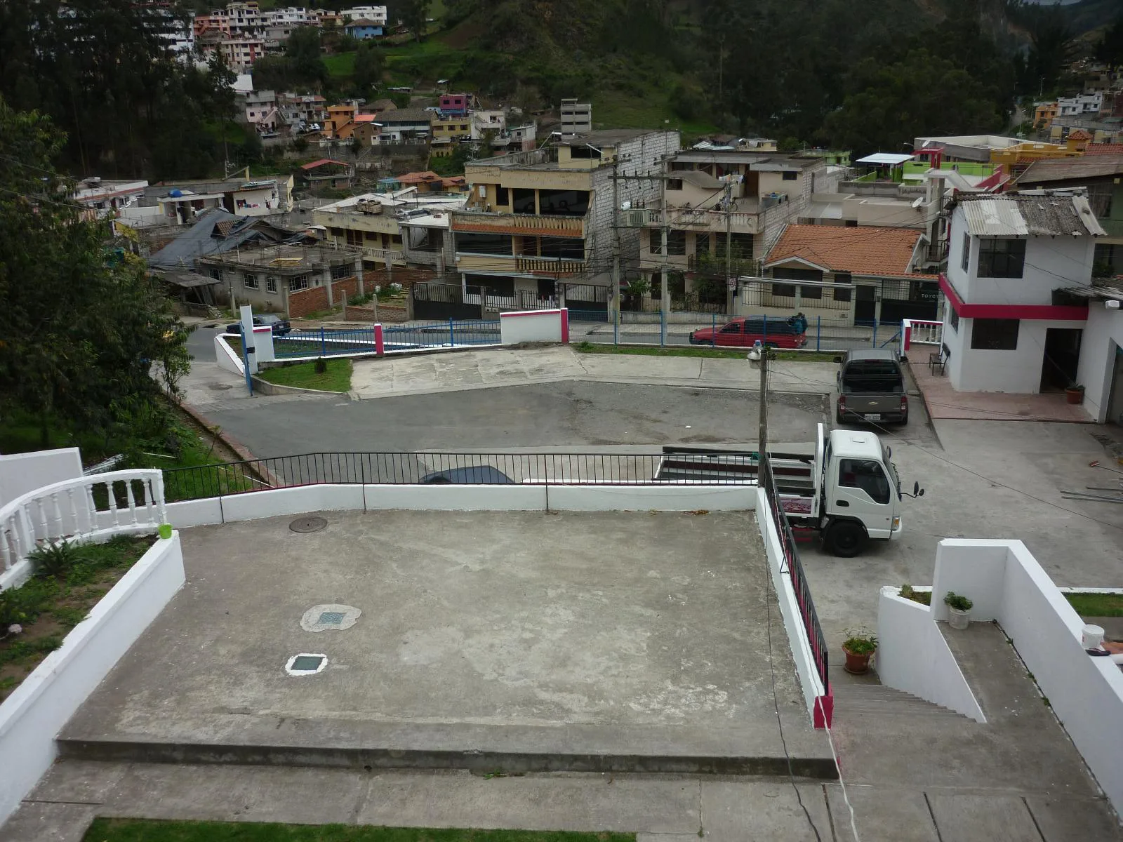 Casa y Terreno en Venta, Av Elisa Mariño, Guaranda, IriR