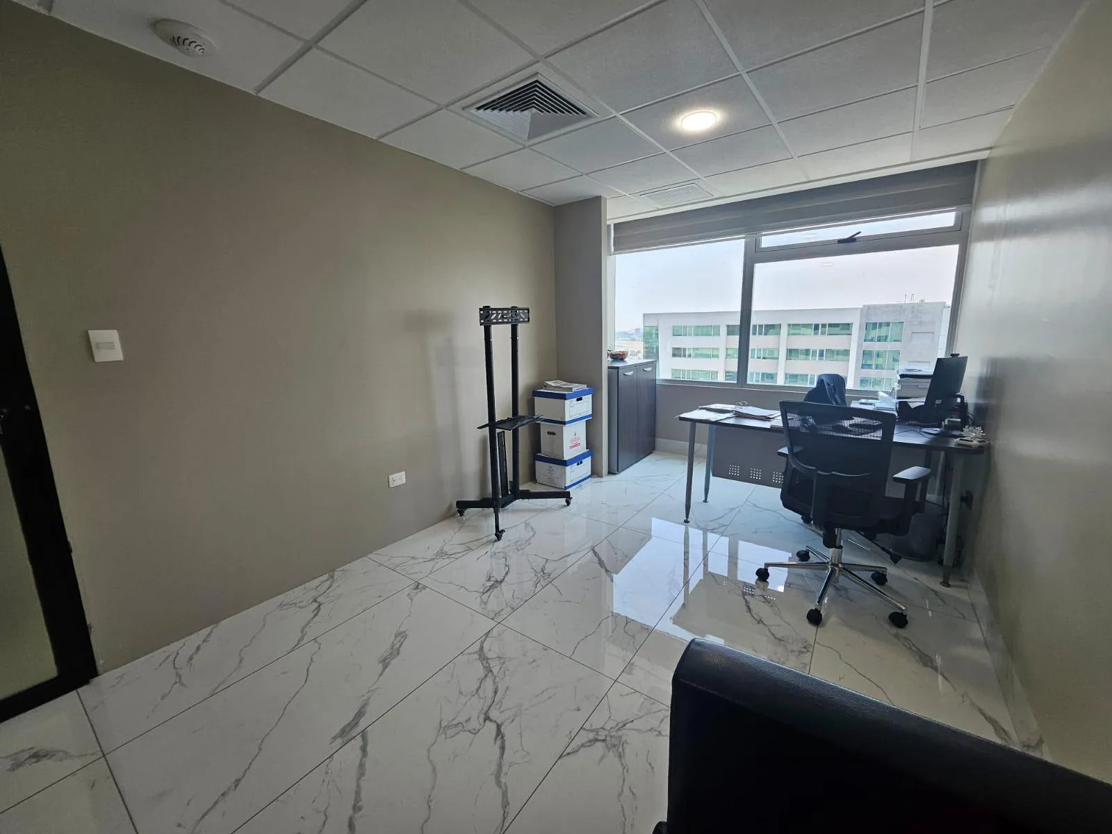 Oficina en Alquiler, Edificio Solaris, Mall del Sol, AnaA