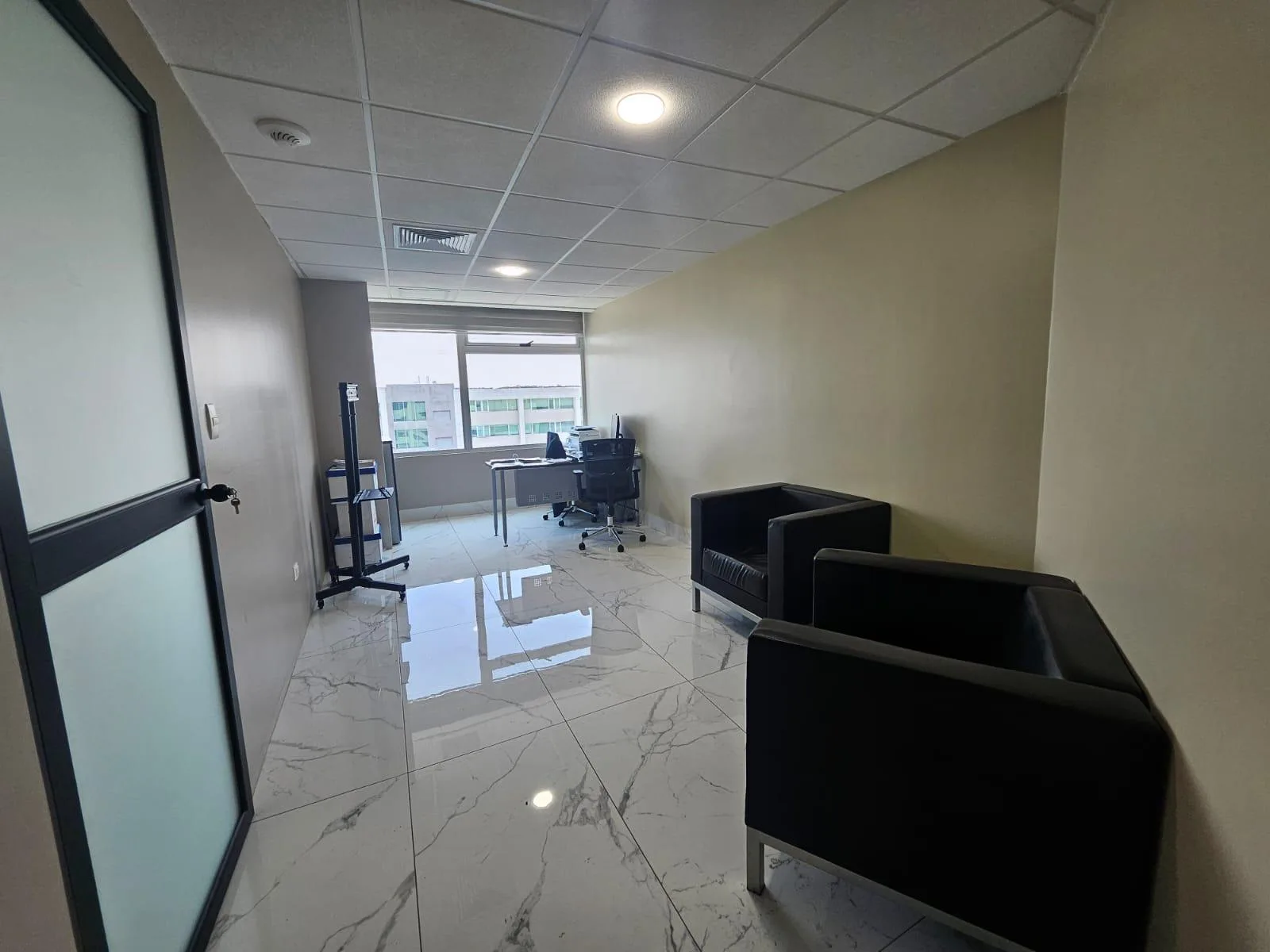 Oficina en Alquiler, Edificio Solaris, Mall del Sol, AnaA