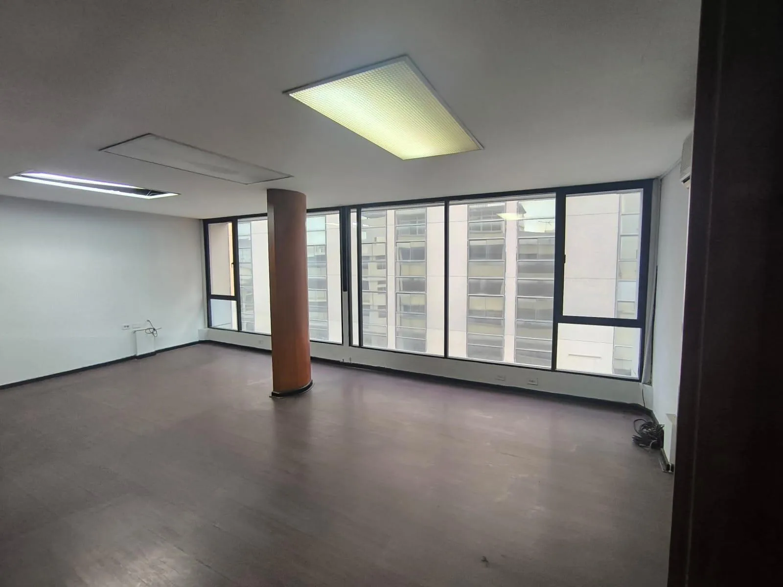 Edificio Comercial en Venta, Centro de Guayaquil KarR