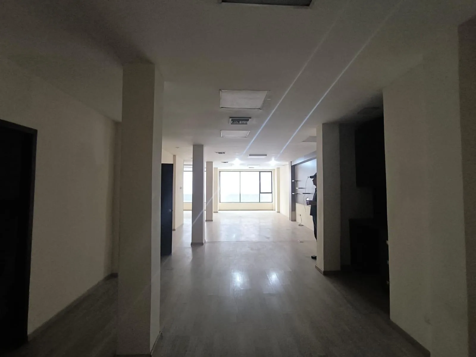 Edificio Comercial en Venta, Centro de Guayaquil KarR