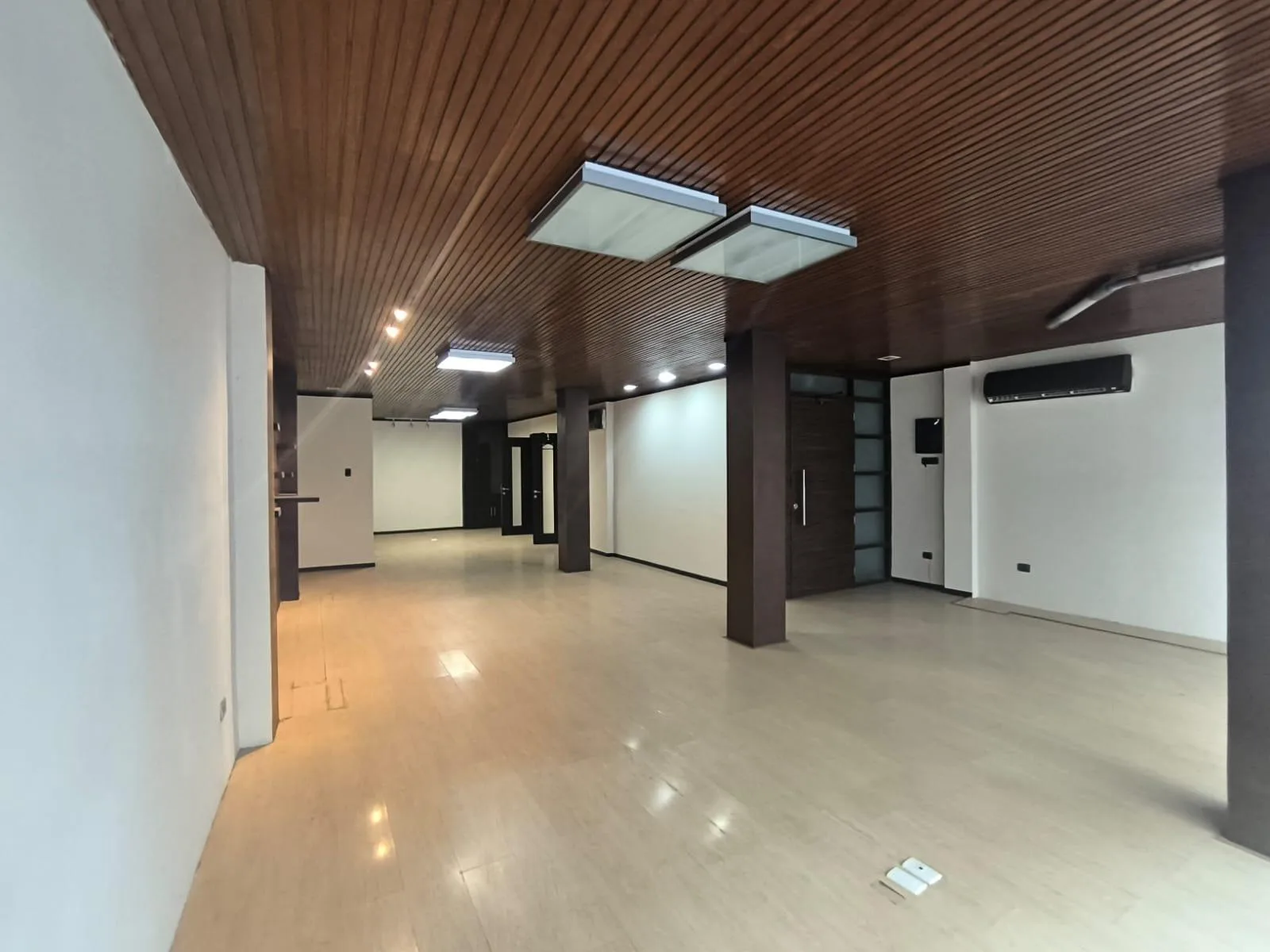 Edificio Comercial en Venta, Centro de Guayaquil KarR