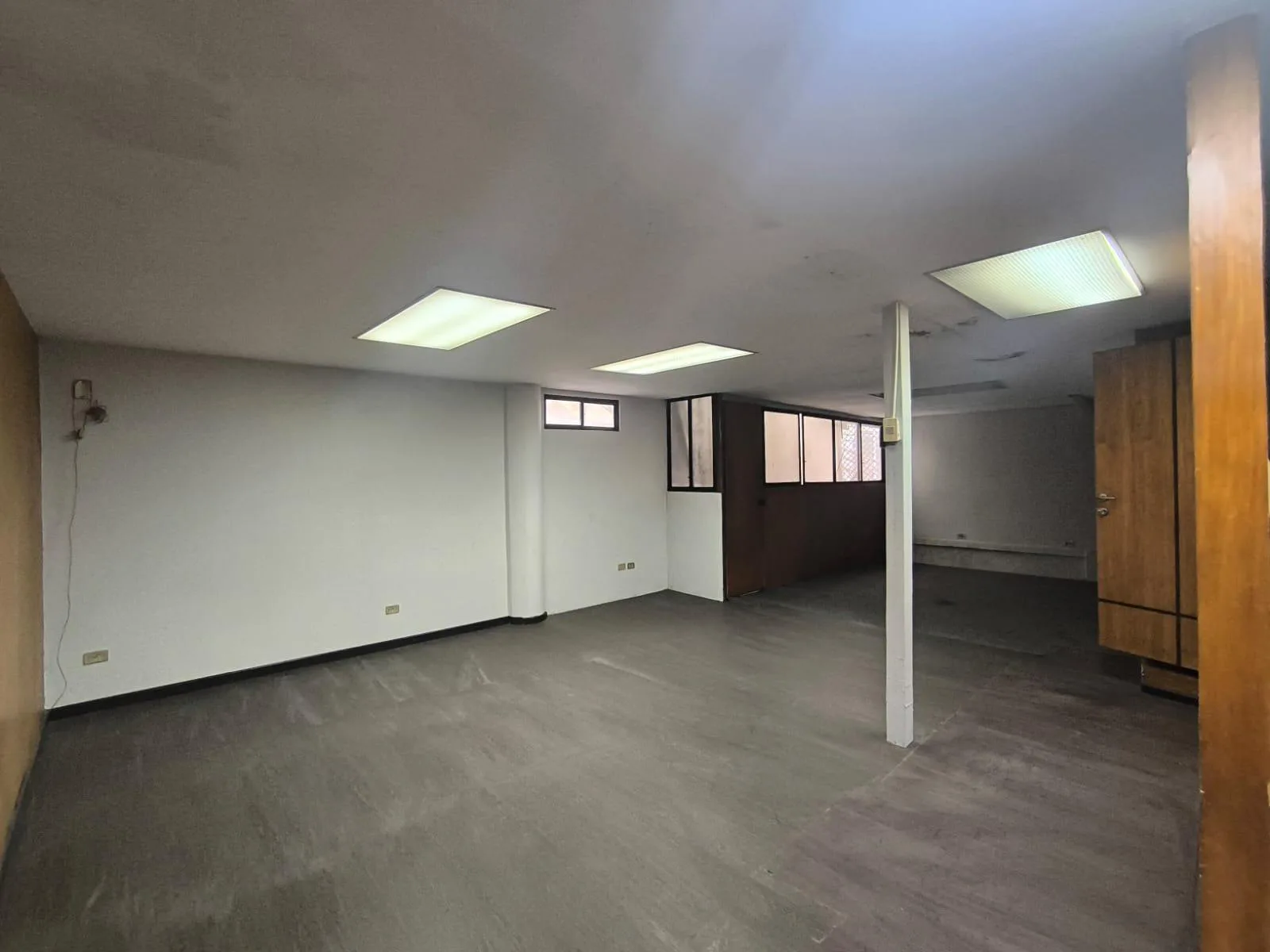 Edificio Comercial en Venta, Centro de Guayaquil KarR
