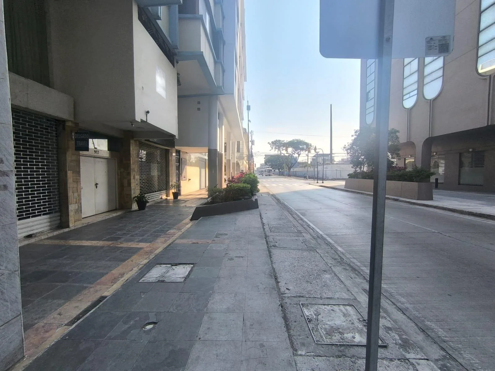 Edificio Comercial en Venta, Centro de Guayaquil KarR