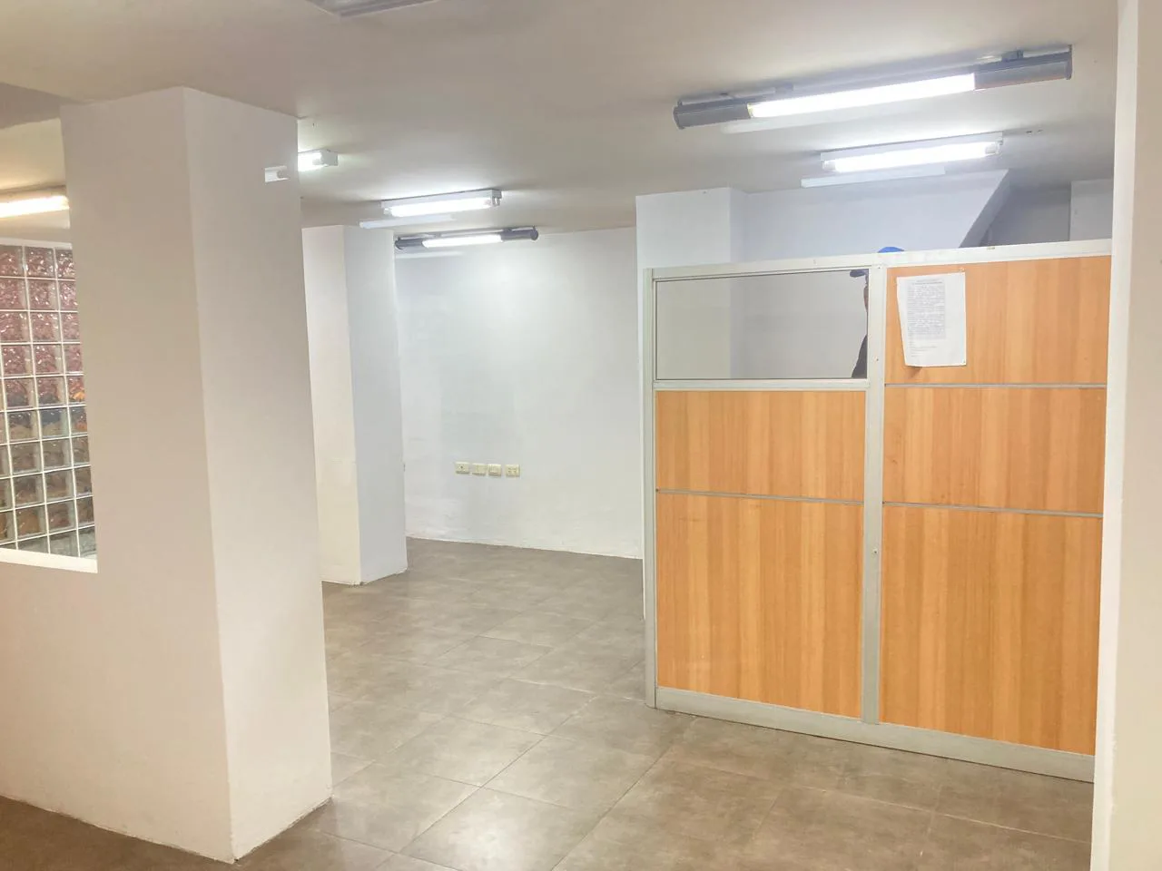 Edificio Comercial en Venta, Centro de Guayaquil KarR