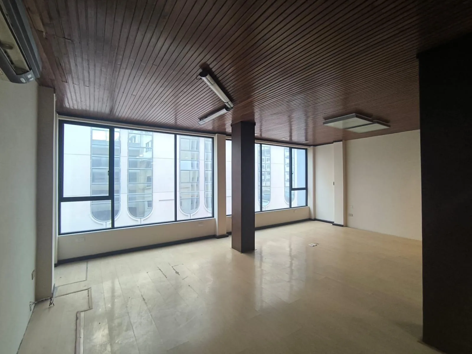 Edificio Comercial en Venta, Centro de Guayaquil KarR