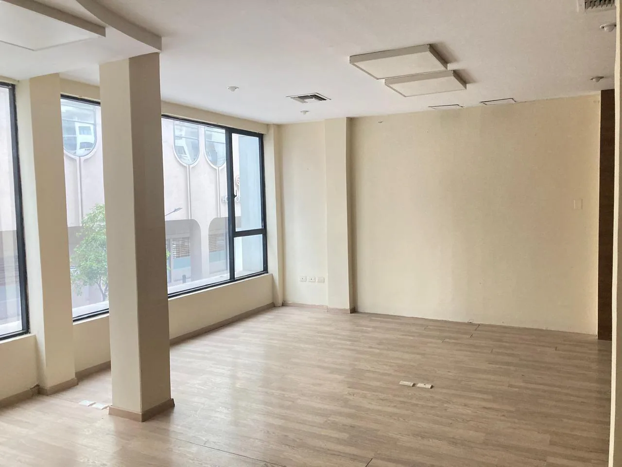 Edificio Comercial en Venta, Centro de Guayaquil KarR