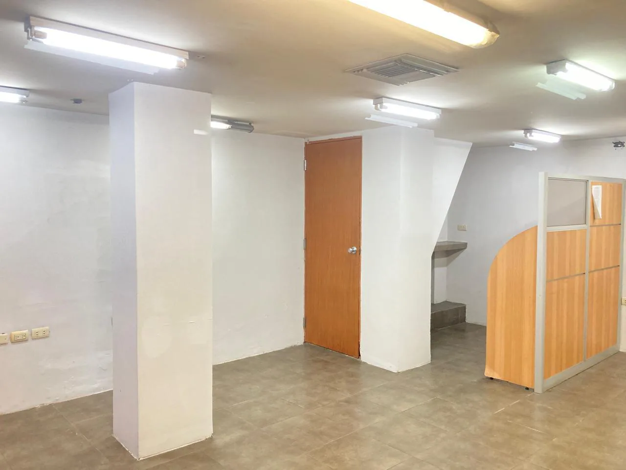 Edificio Comercial en Venta, Centro de Guayaquil KarR