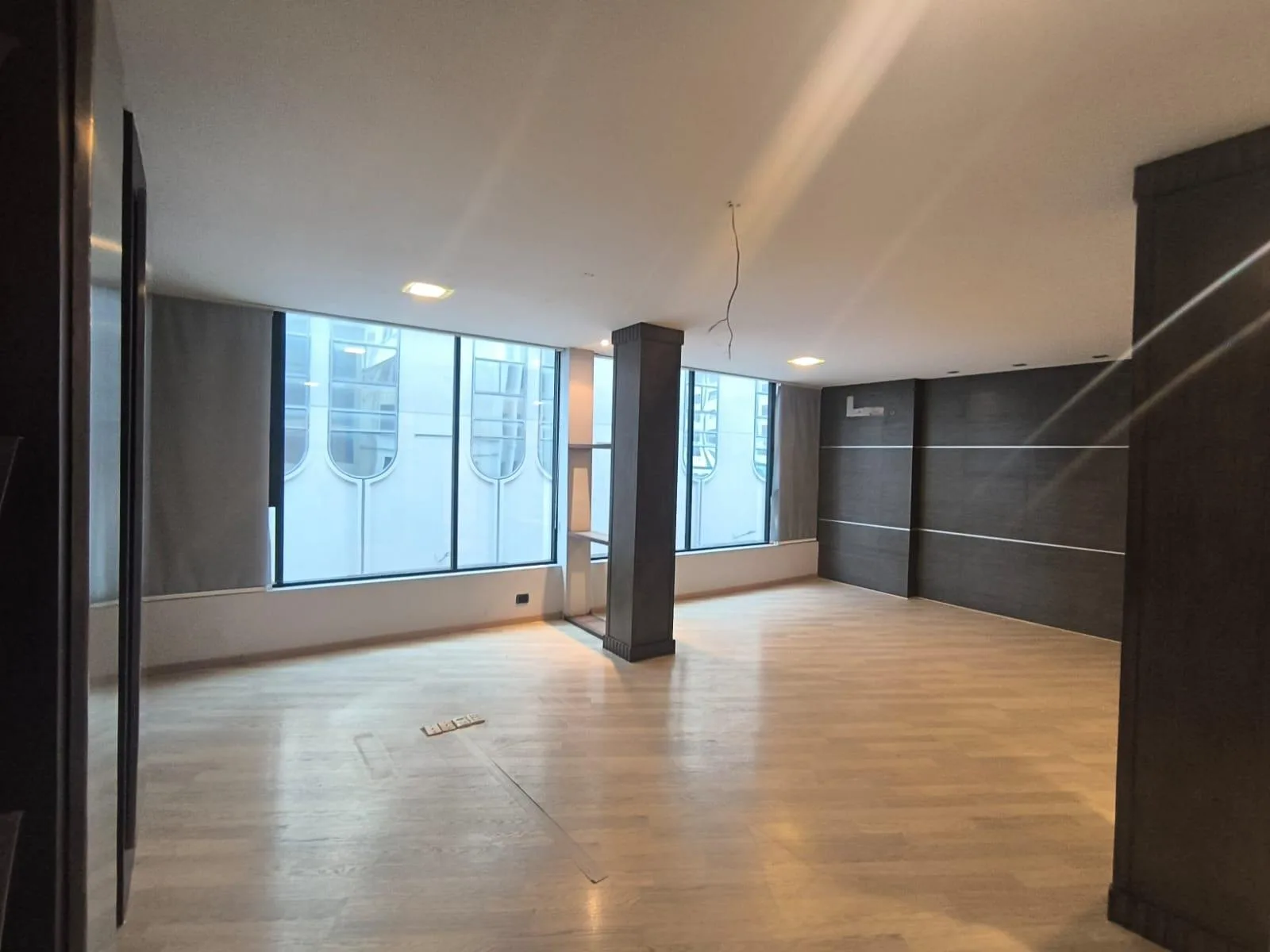 Edificio Comercial en Venta, Centro de Guayaquil KarR