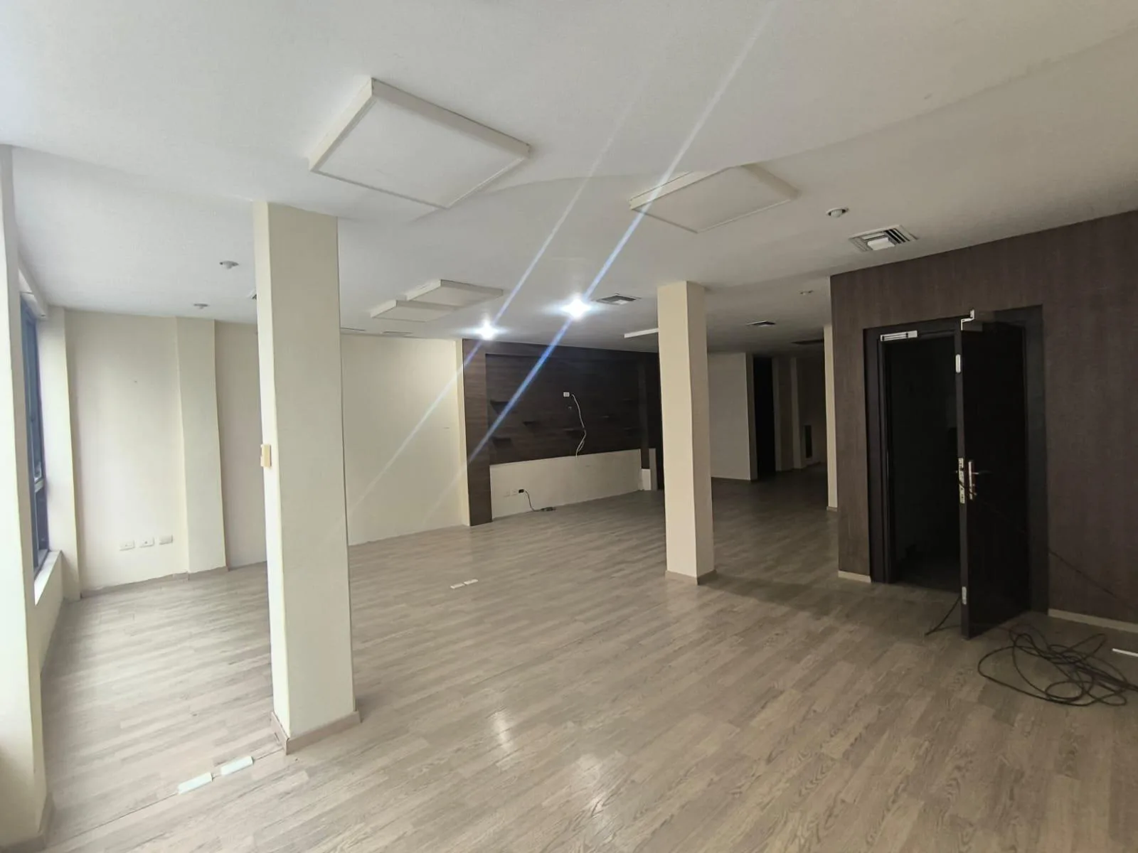Edificio Comercial en Venta, Centro de Guayaquil KarR