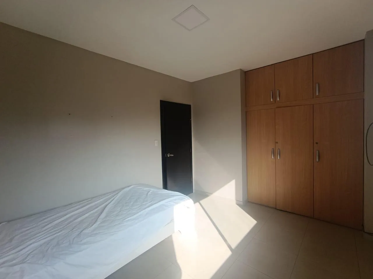Venta de casa esquinera en Vía a la Costa, urbanización Portofino, GabR