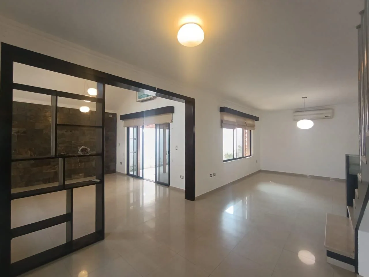 Venta de casa esquinera en Vía a la Costa, urbanización Portofino, GabR